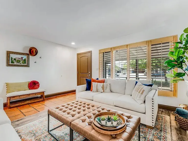 2429 E Dahlia Dr — Photo 4