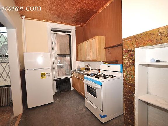 3rd image of 111 Court St Ste 3L