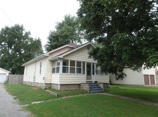1012 N Van Buren St, Marion, IL 62959