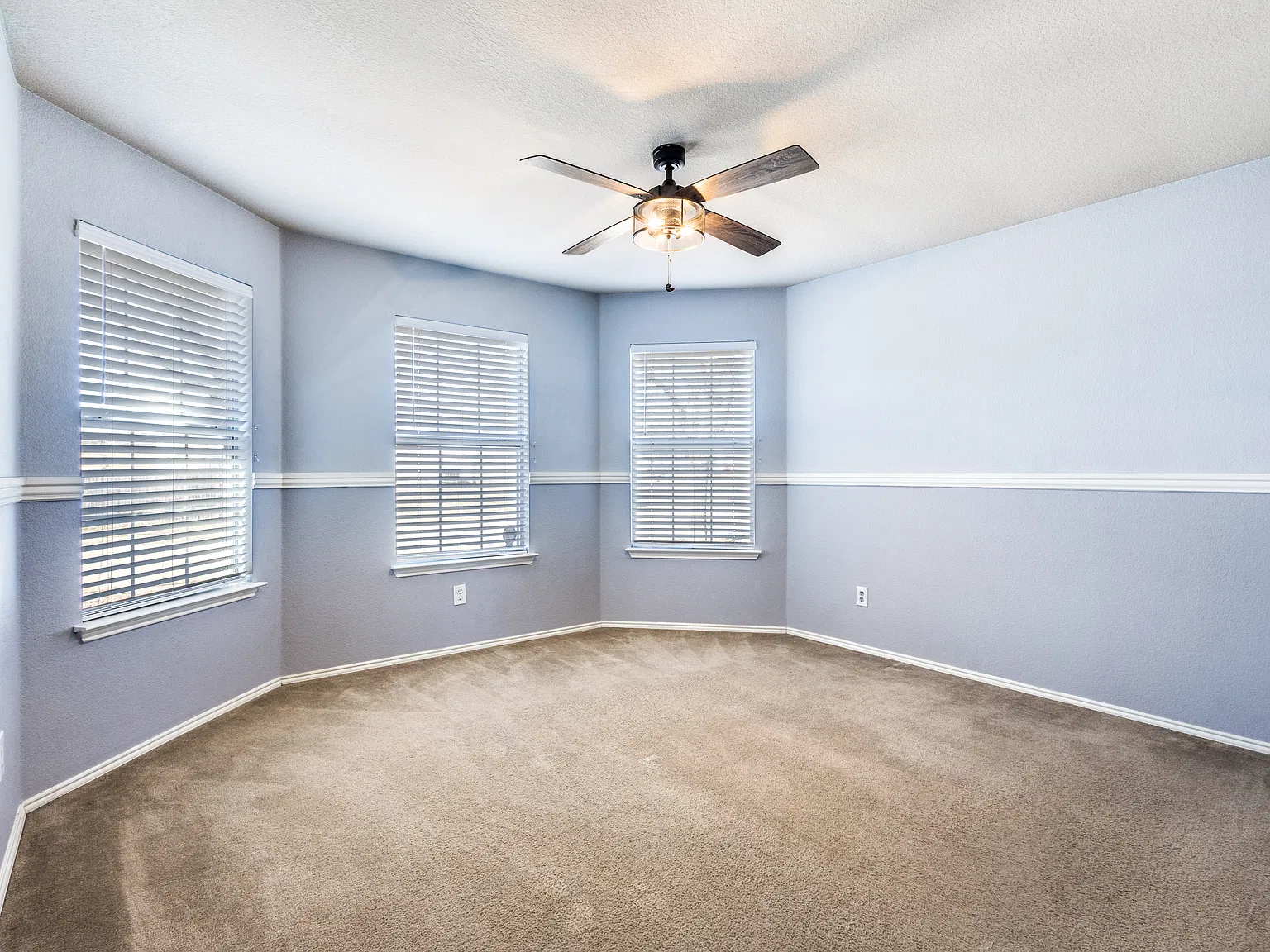 3 bed, 1619 sqft, $1,990 — Photo 4