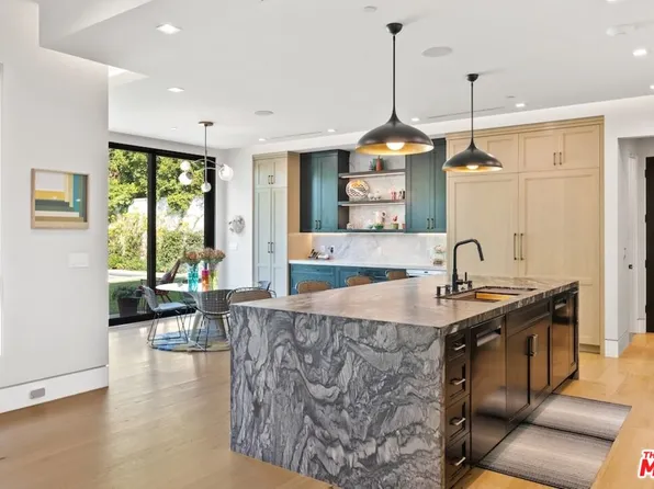 13817 W Sunset Blvd, Pacific Palisades, CA 90272