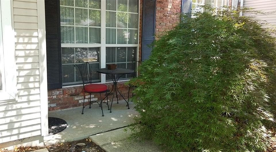 2nd image of 212 Learnington Way