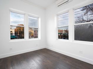 24-02 Ditmars Blvd #3F, Astoria, NY 11105