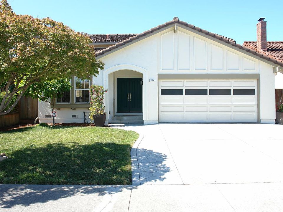 1st image of 204 Oxford Way