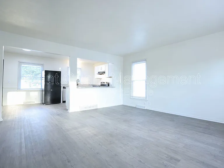 5917 Fort St #5917 — Photo 2