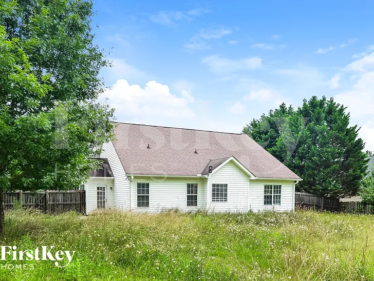 250 Berkshire Dr — Photo 15