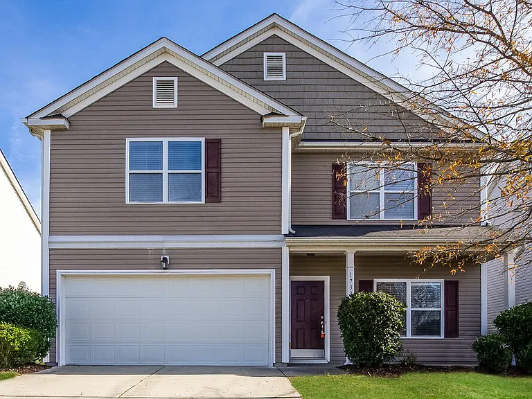 1733 Larne Cir — Photo 1