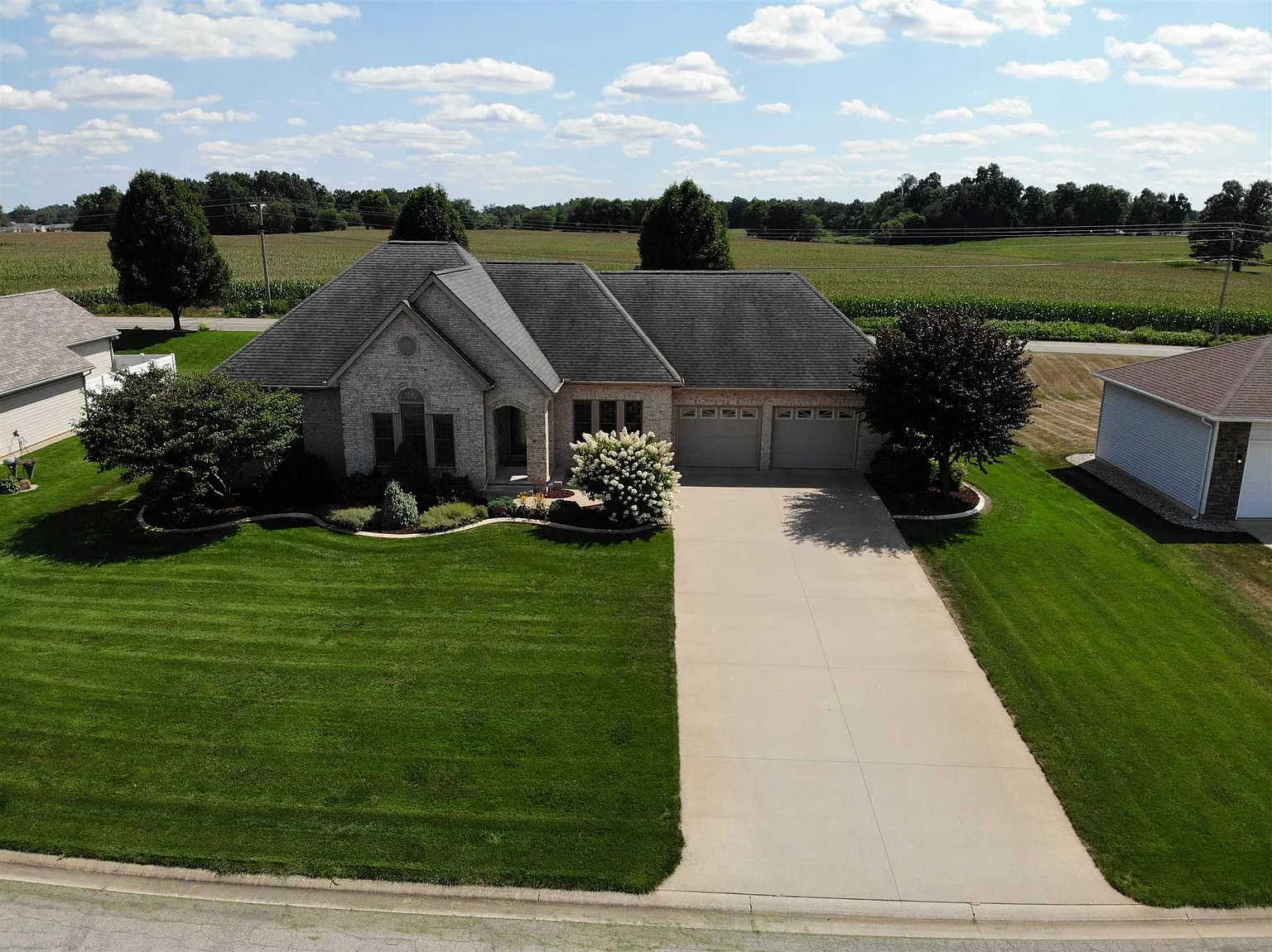 2089 E Barberry Dr photo 1