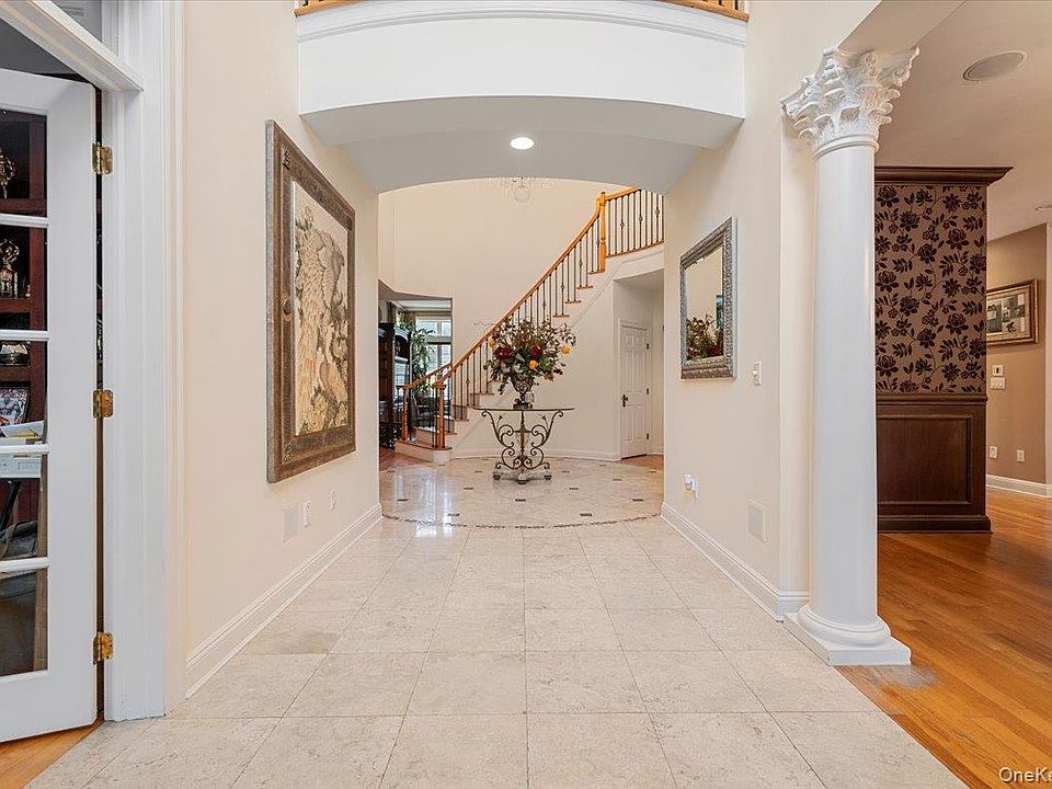 44 Legends Circle, Melville, NY 11747 | Zillow