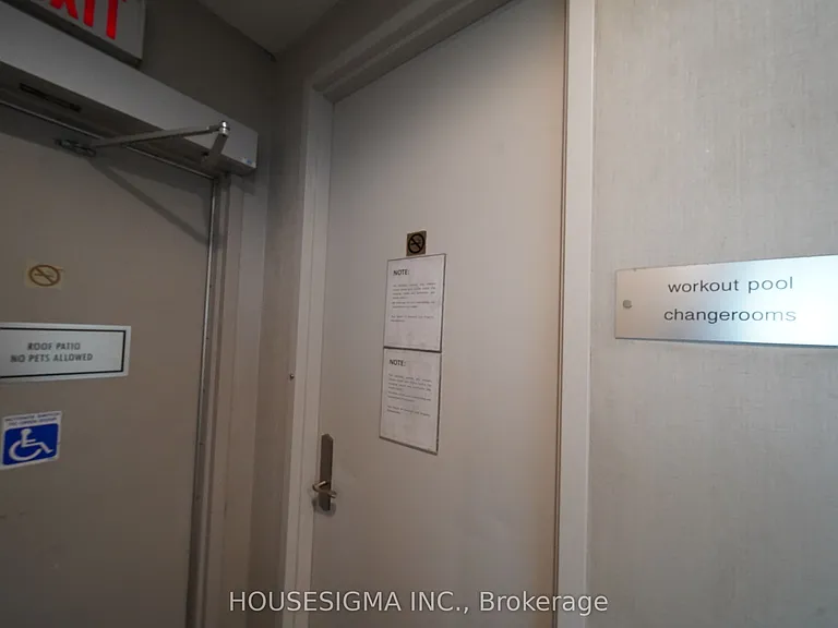 270 Wellington St W #222 — Photo 8