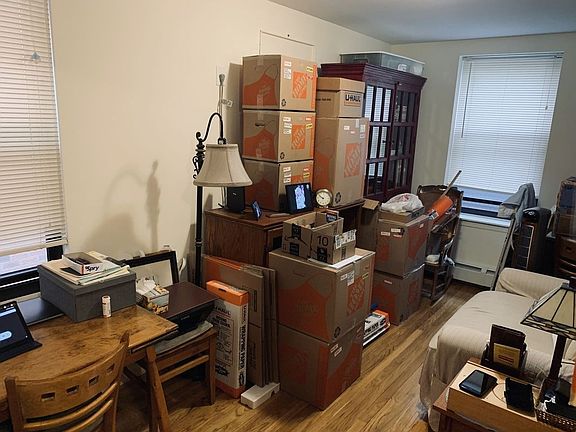 3rd image of 4012 23rd Ave APT 1R