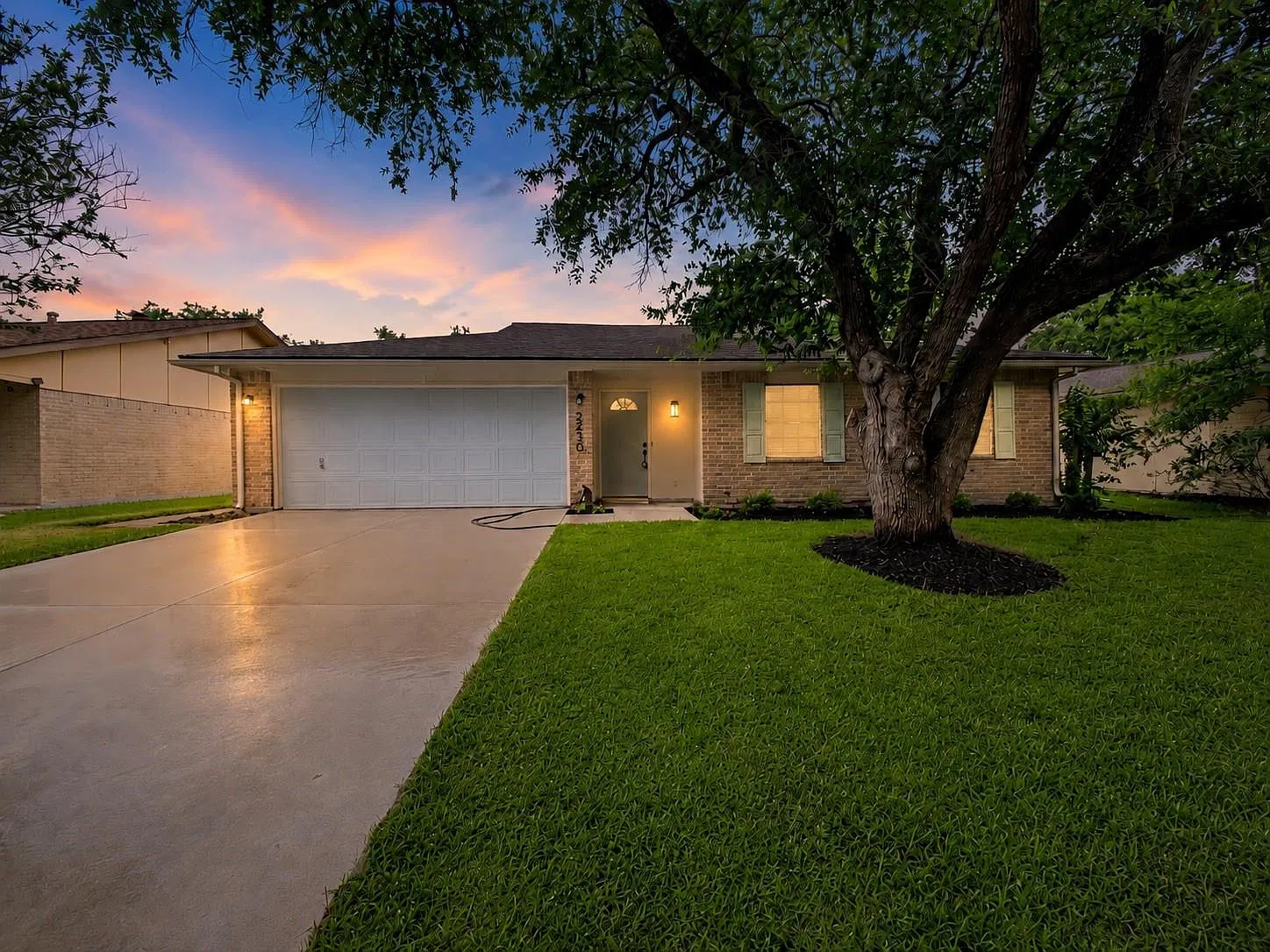 3 bed, 2.0 bath, 1395 sqft, $1,850 — Photo 2