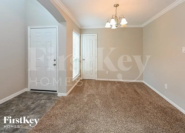 2919 Chaplin Place Dr — Photo 6