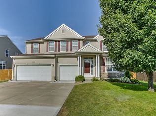 2330 Big Sky Dr, Papillion, NE 68046