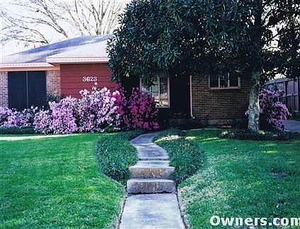 Beautiful lot in Braes Heights Subdivision