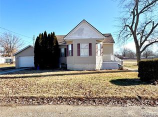 406 S Poplar St, Mount Olive, IL