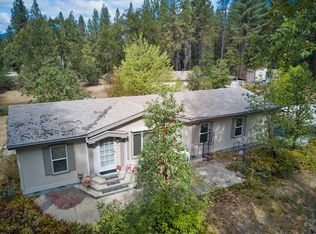 4893 Azalea Dr, Grants Pass, OR 97526