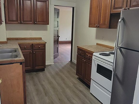 3rd image of 2704 16th Ave S APT 3