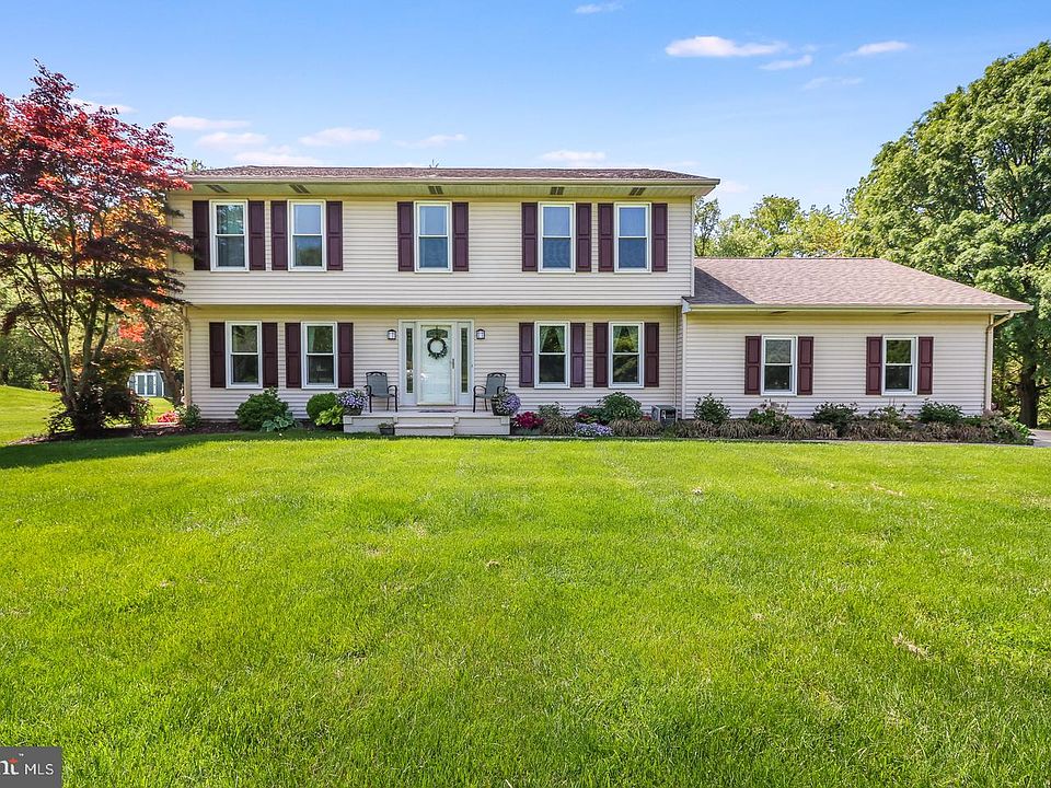1st image of 313 Pheasant Dr