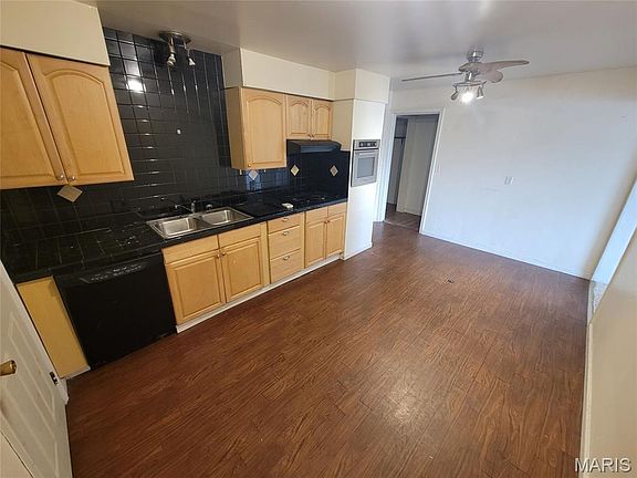 3rd image of 2609 Angela Dr