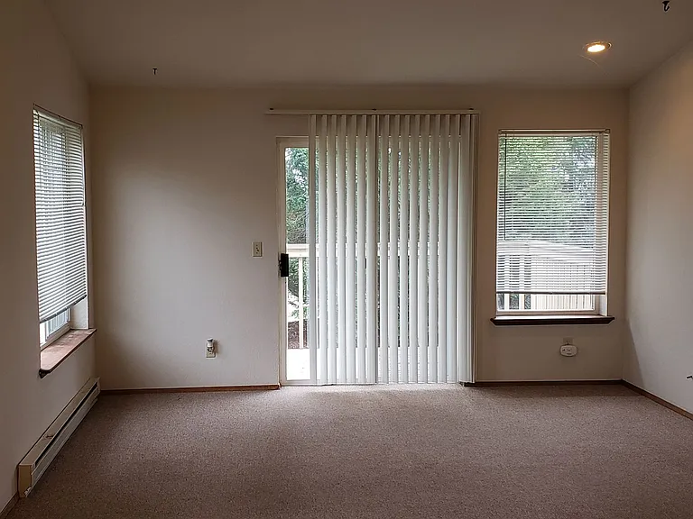 1116 E Maryland St #4 — Photo 6