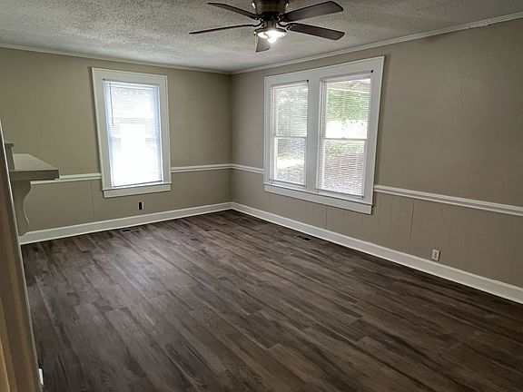 4th image of 975 Old Charlotte Rd