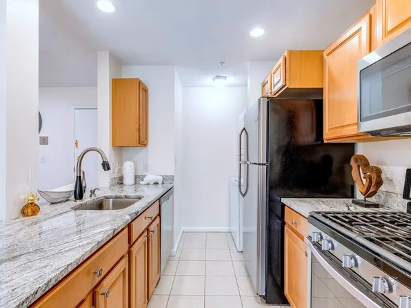39 Broadway APT 208, Malden, MA 02148