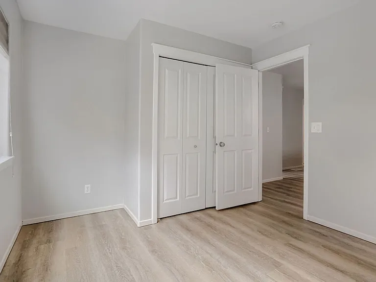 547 NE 61st Pl — Photo 22