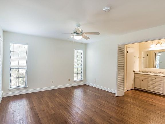 2nd image of 3000 Maywood Cir #B