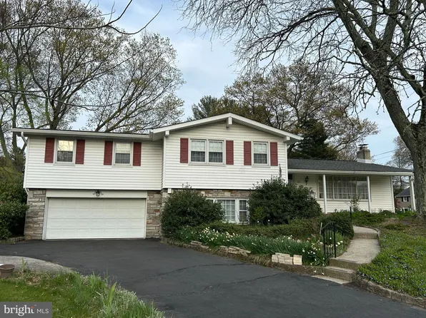 1611 Terrace Dr, Maple Glen, PA 19002