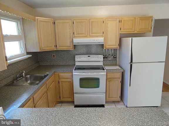 5th image of 70 Niagara Dr