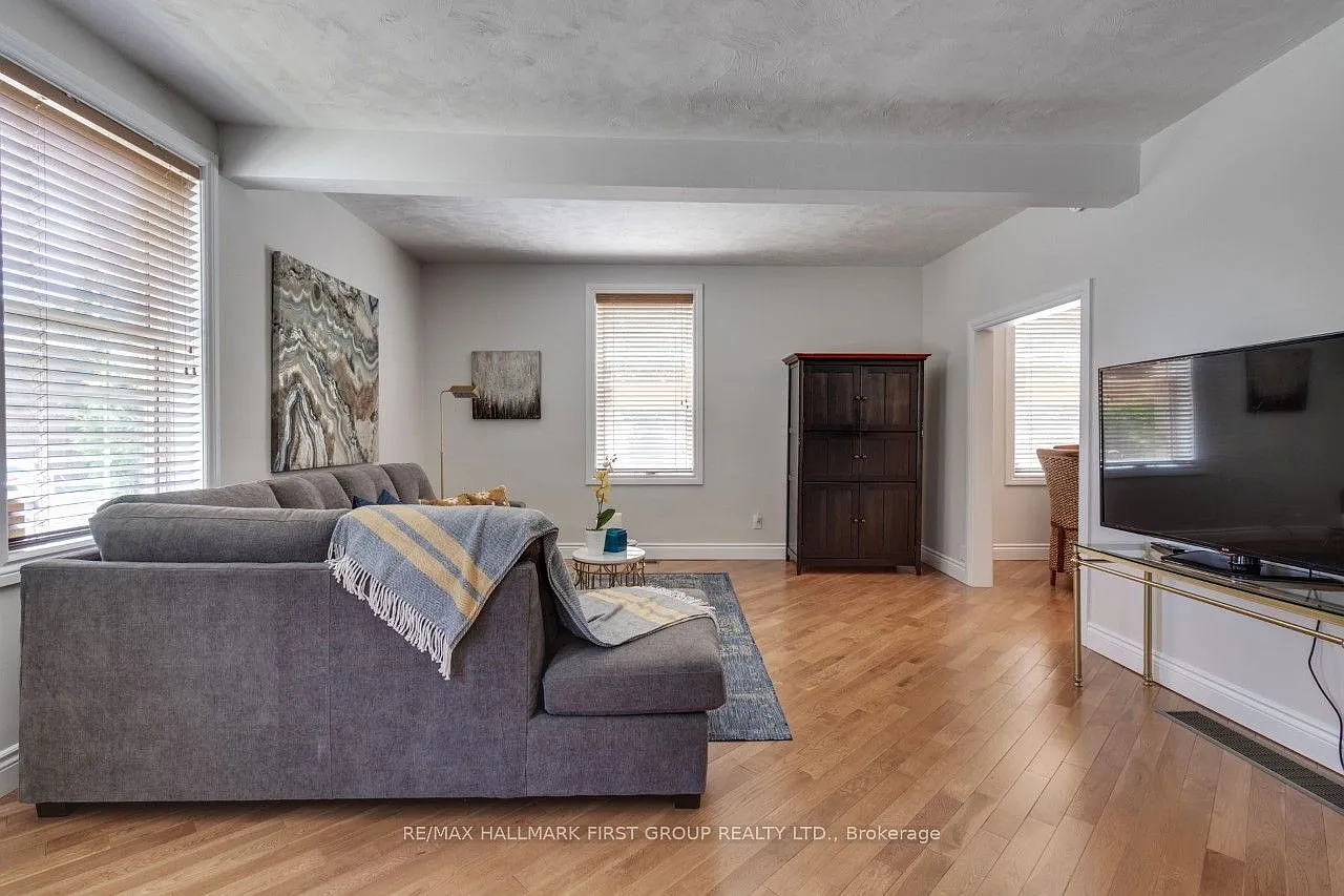 3 bed, $2,500 — Photo 4