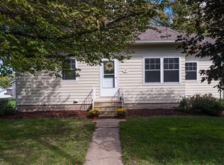 200 5th St SE, Hayfield, MN 55940