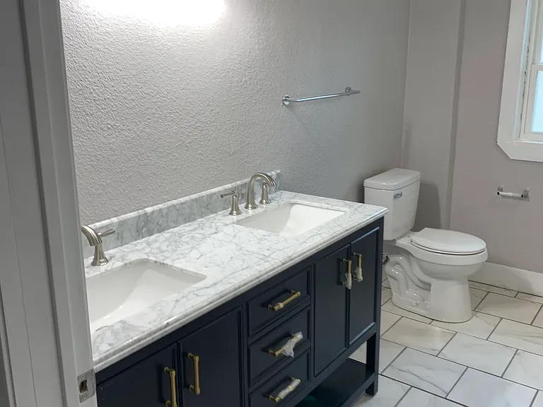 718 Peach St — Photo 4