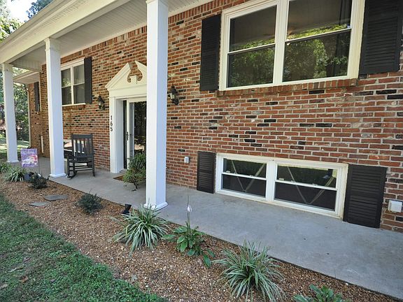 3rd image of 165 Randa Cir