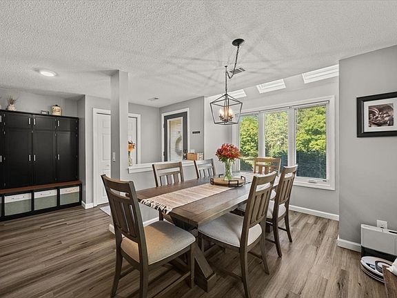 4th image of 626 Maple Brook Rd #626