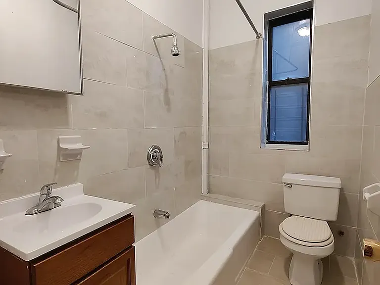 2420 Creston Ave #2C — Photo 5