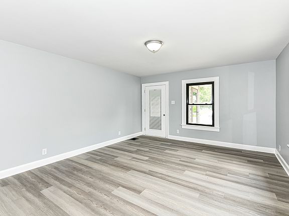 5th image of 5027 W 12th St