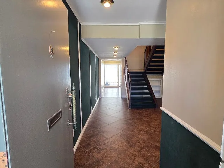 3030 El Camino Ave — Photo 4