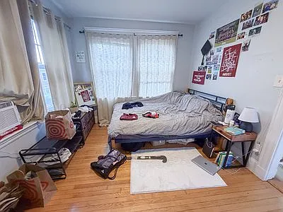 4 bed, 1300 sqft, $5,100 — Photo 4