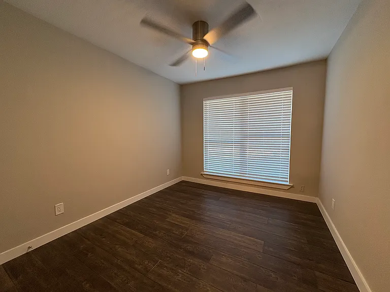 206 Rolling Hills Pl — Photo 14