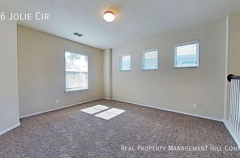 136 Jolie Cir — Photo 9