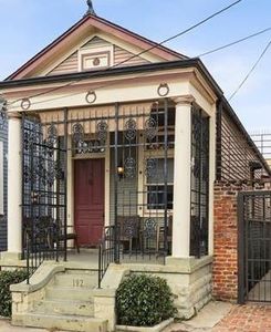 1923 Dauphine St, New Orleans, LA, 70116