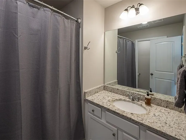 819 Ash St — Photo 19