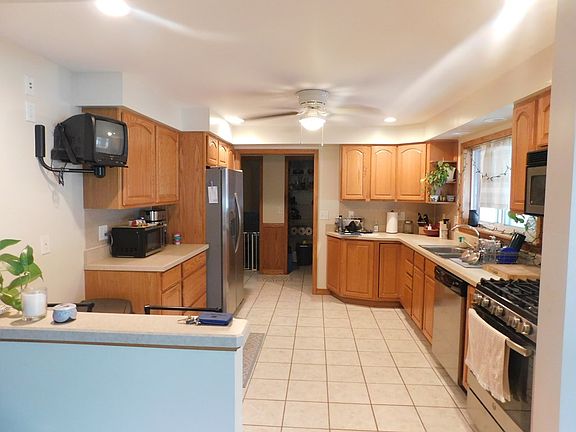3rd image of 36 Railroad St