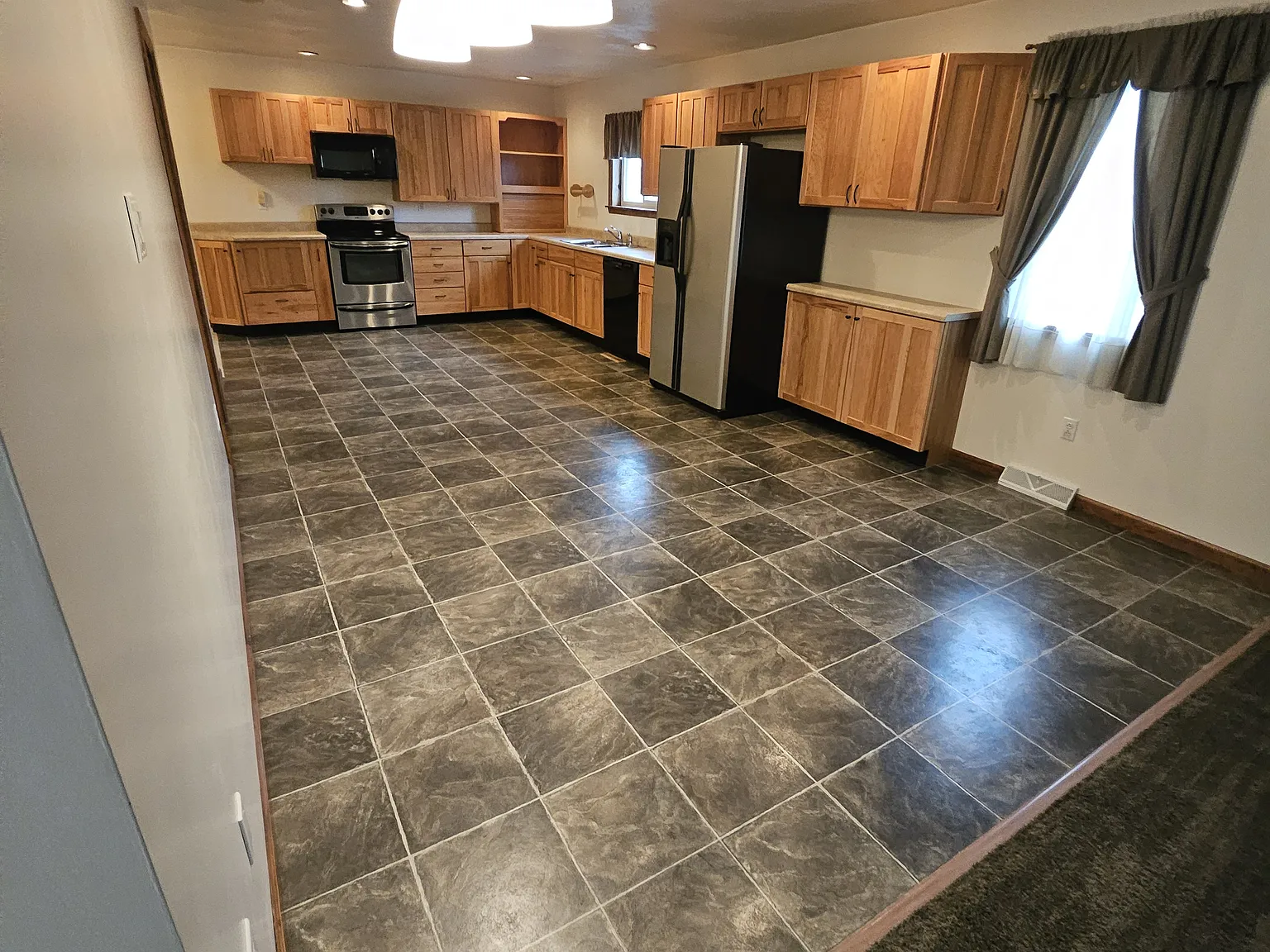 3 bed, 1150 sqft, $1,000 — Photo 4