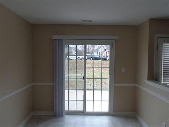 4th image of 240 Autumn Woods Blvd