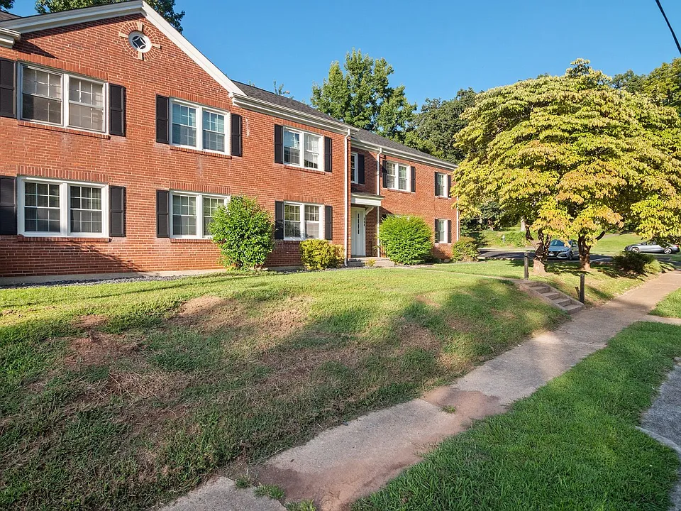 2 bed/1 bath at Monroe St. Apartments in Martinsville, VA!