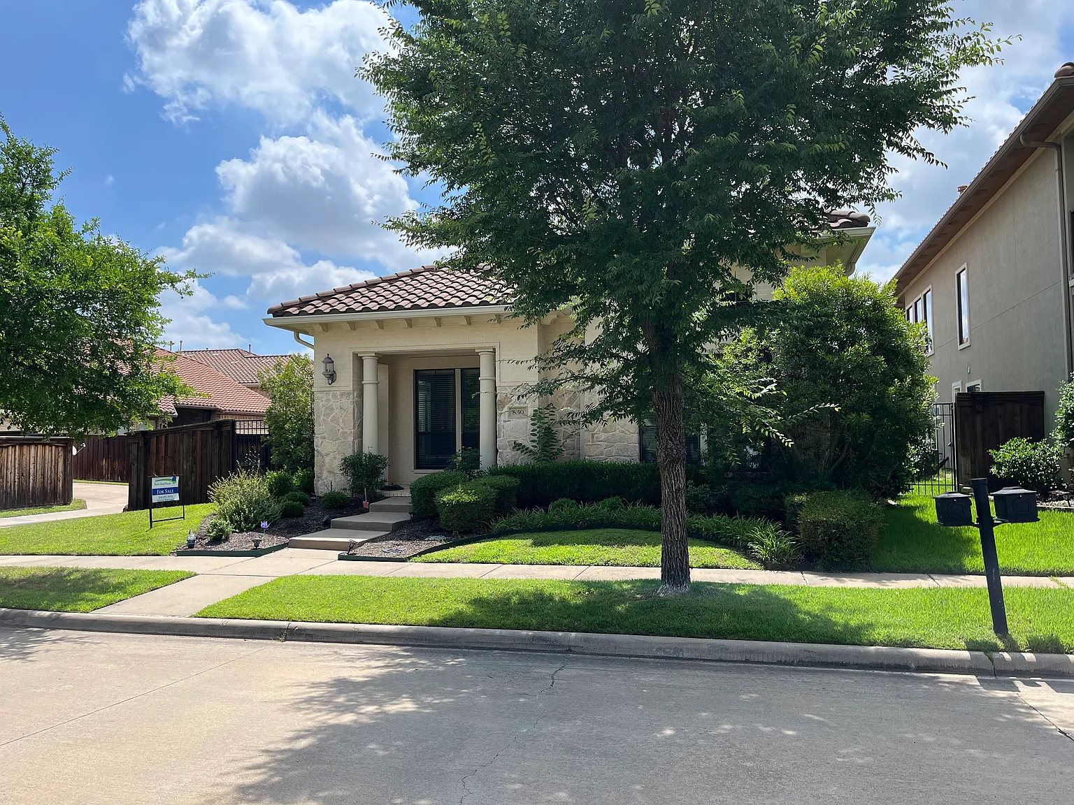 3 bed, 1828 sqft, $3,400 — Photo 1