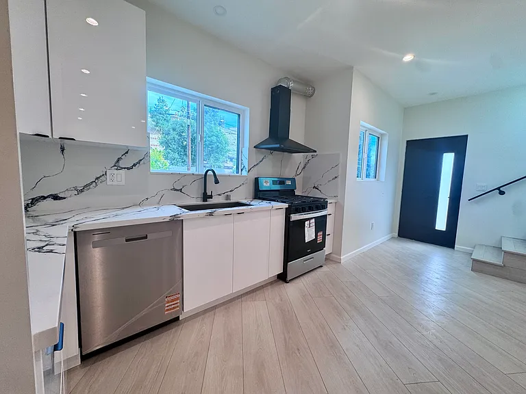 10789 Las Lunitas Ave #10787 — Photo 9